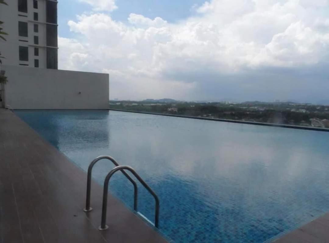 Mhb 30 Sulte Evo Soho Bandar Baru Bangi Free Netflix And Wifi Appartement Buitenkant foto